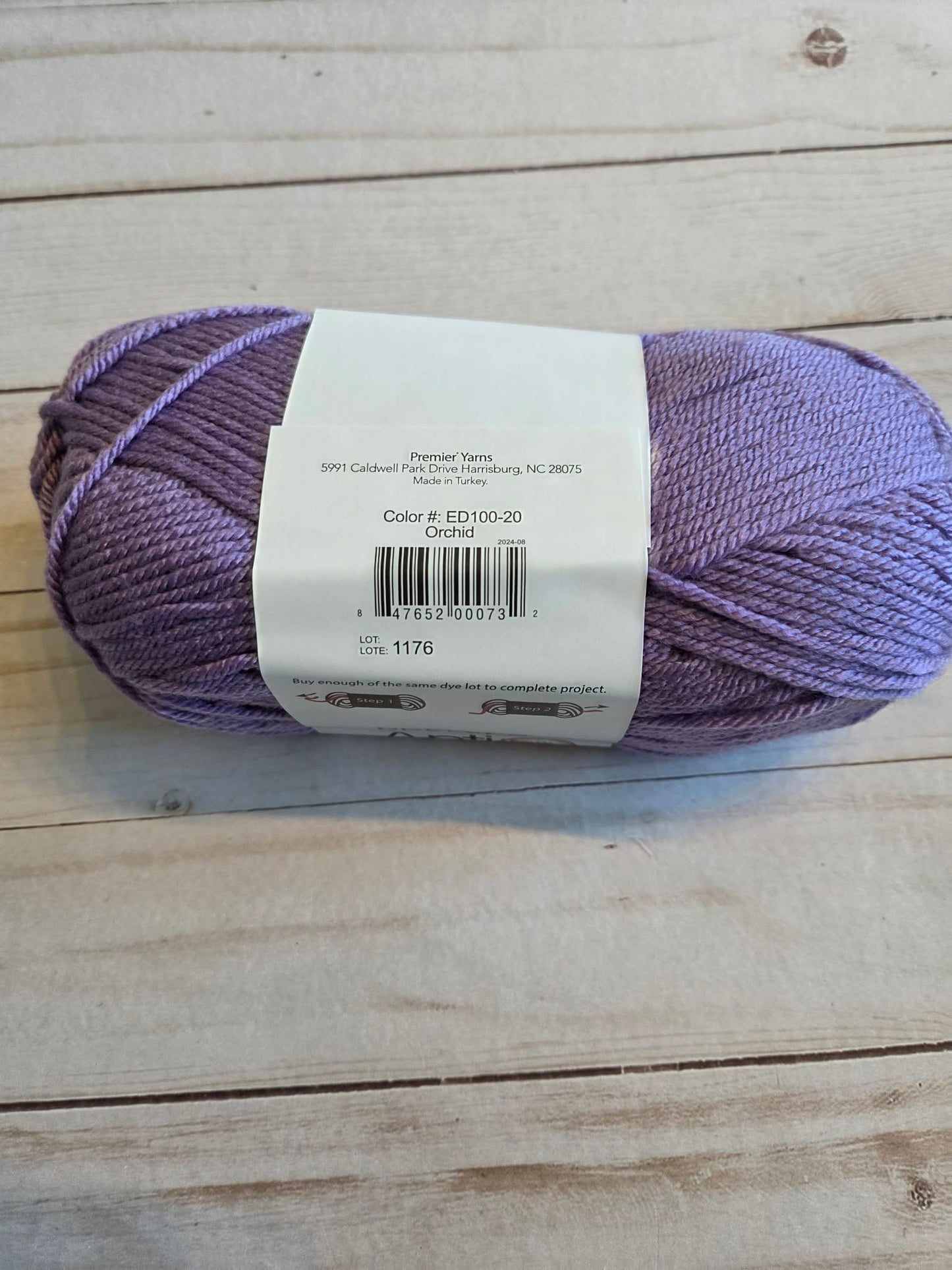 Orchid color Anti-Pilling Everyday Worsted by Premier Yarns