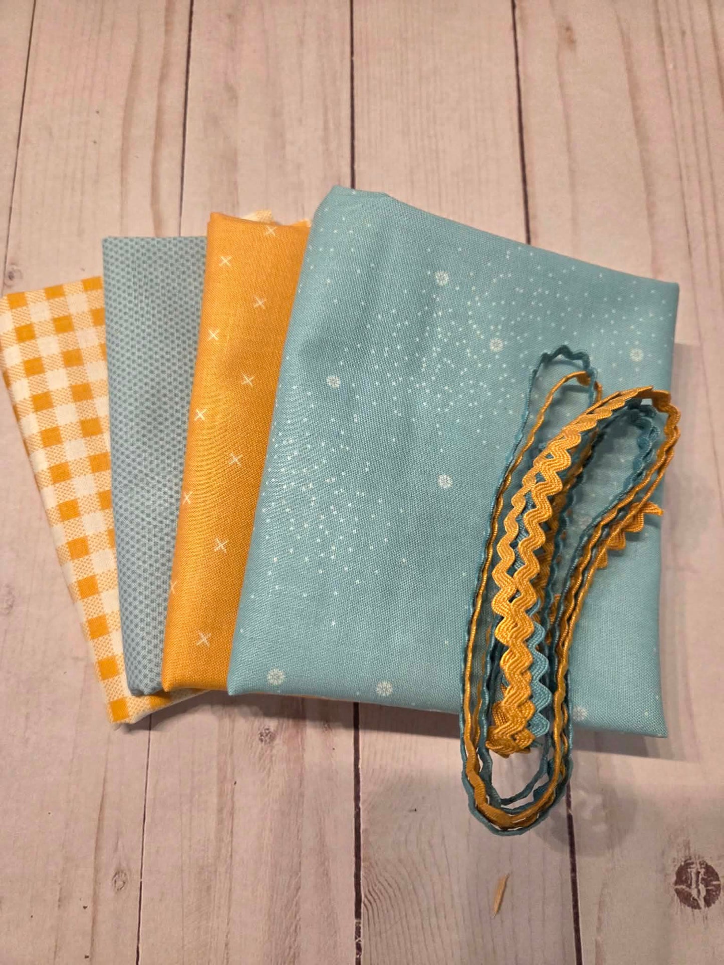 Bee Fat Quarter Cross stitch finishing bundle