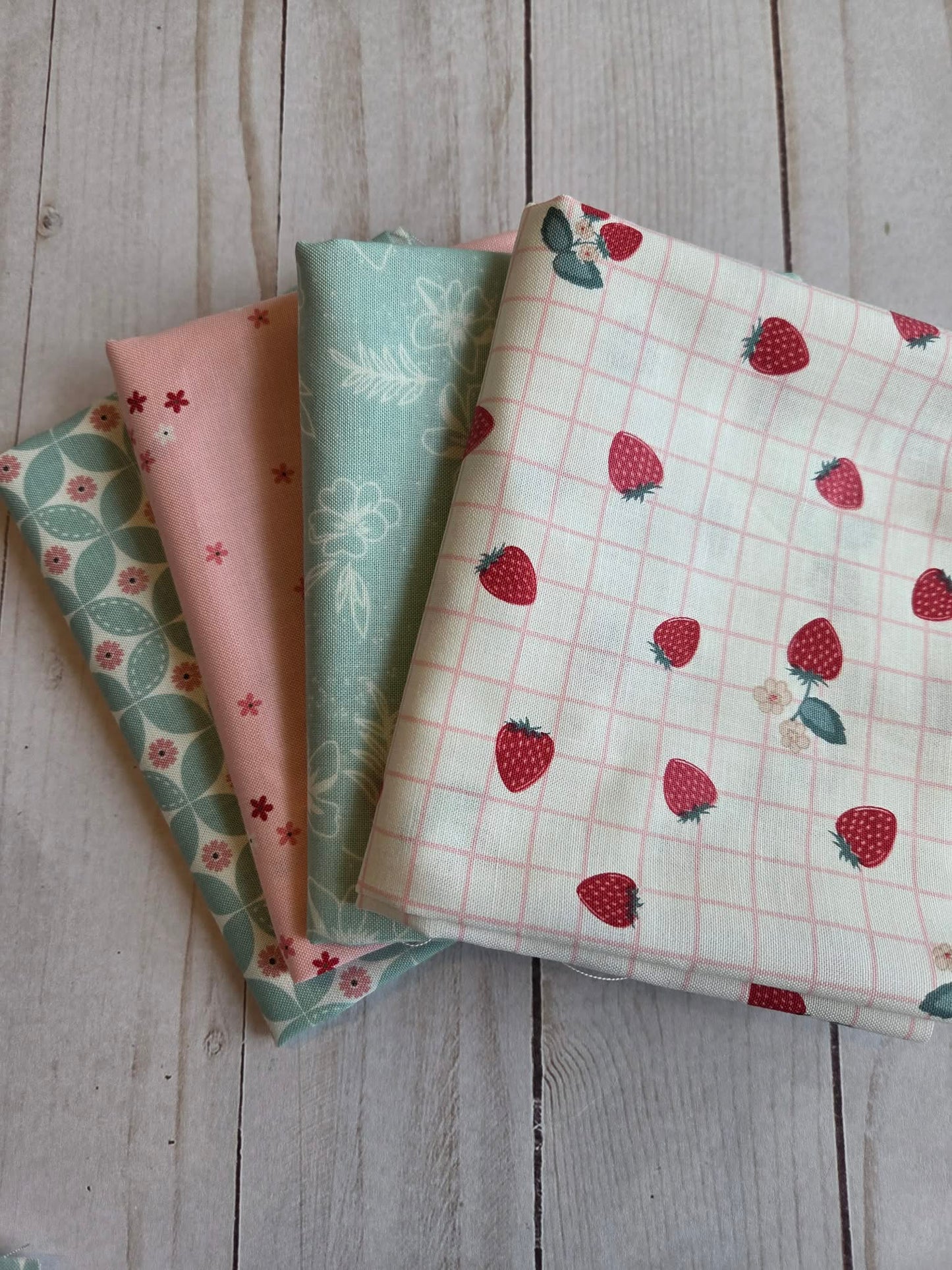Berry Market for Riley Blake Designs Fat Quarter Bundle