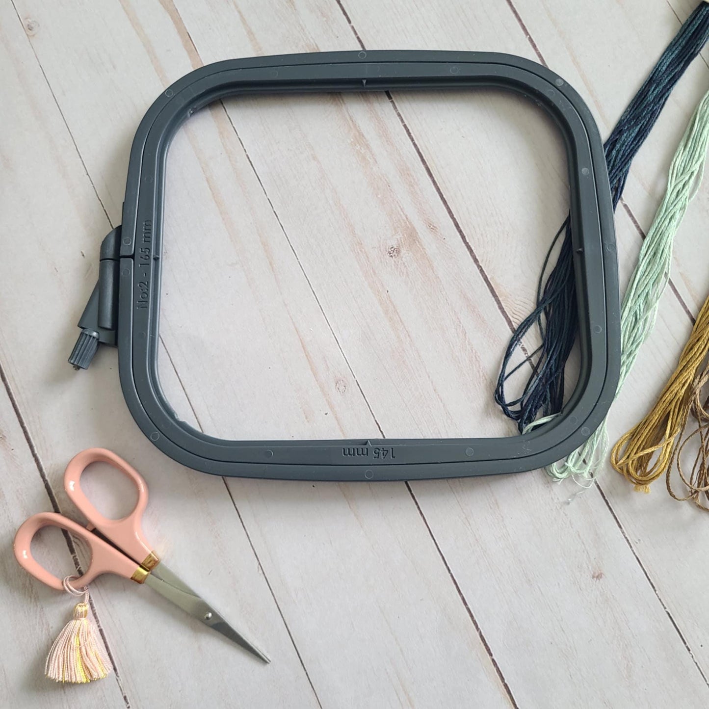 Nurge Square Plastic Hoops 145 X 165mm (5.7" X 6 1/2") Grey