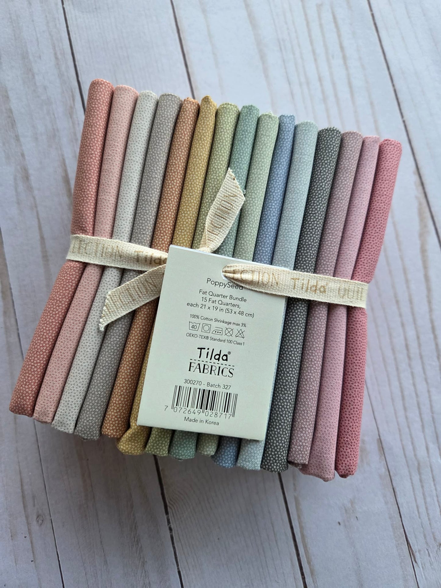 Tilda Poppy Seed FQB 15 fabrics 21 x 19in