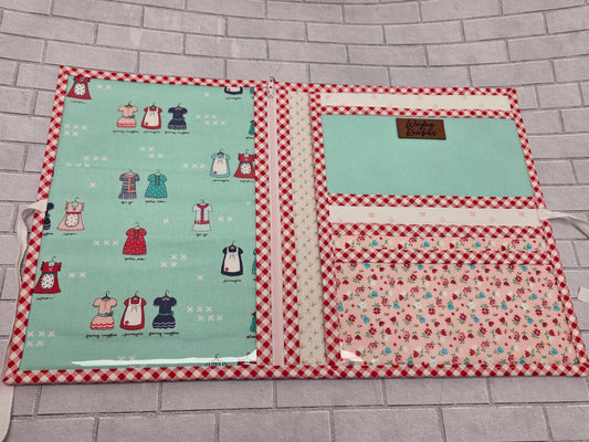 Winding Rainbows Project folder Previously Loved– Excellent like new Condition previously loved