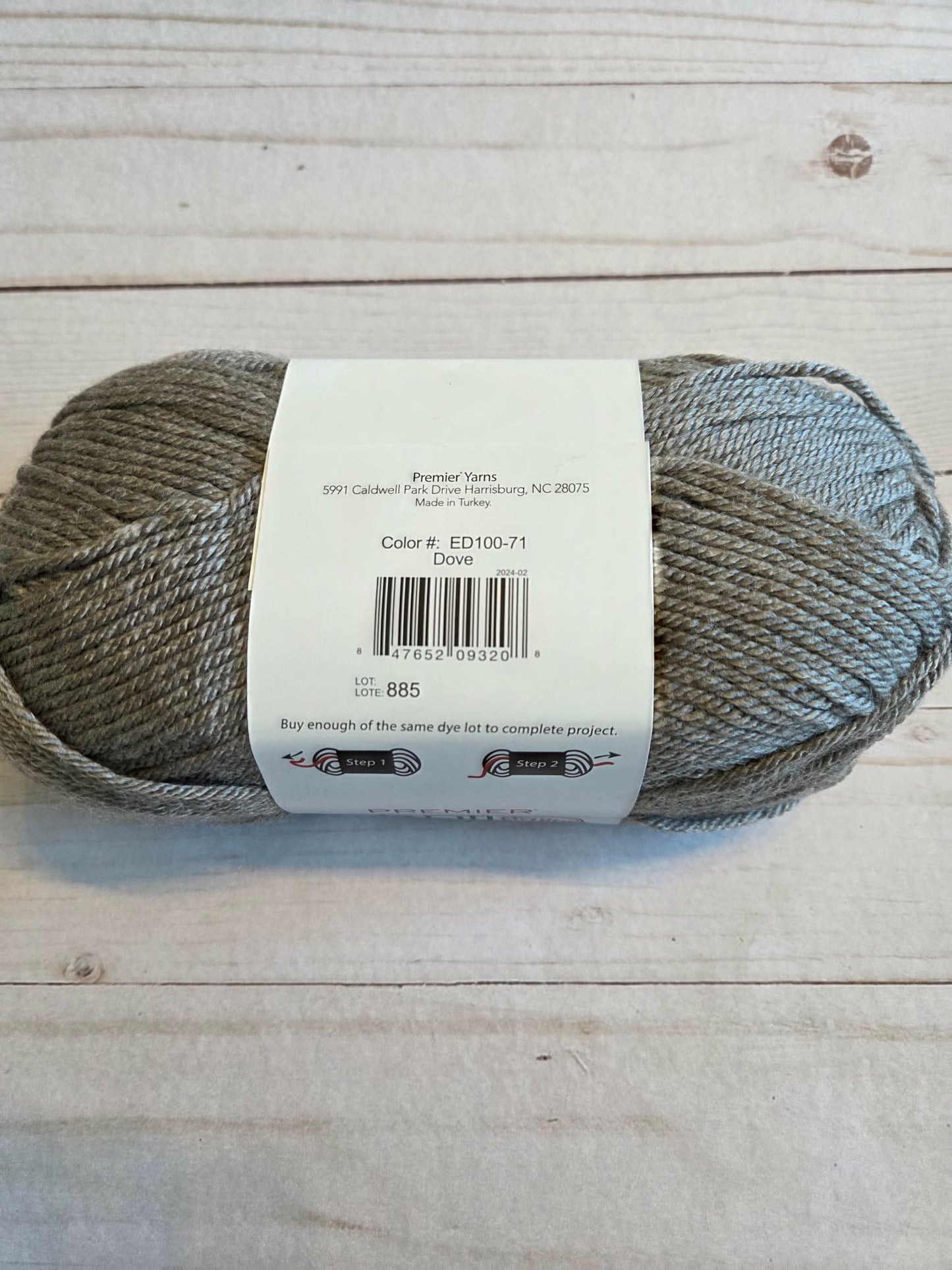 Dove color Anti-Pilling Everyday Worsted by Premier Yarns