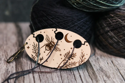 Bee Knitting & Crochet Yarn Separator 3 Holes Yarn Divider