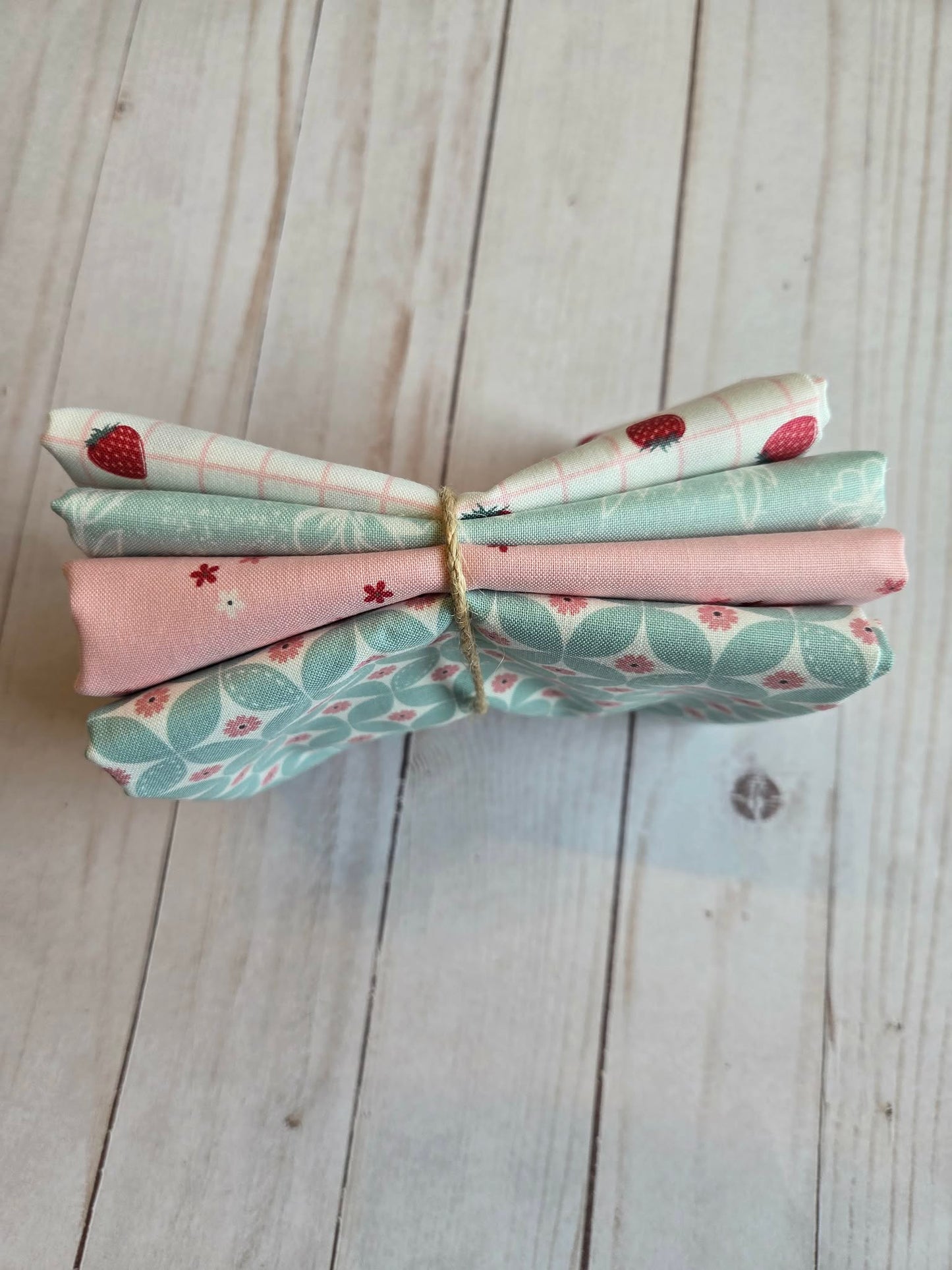 Berry Market for Riley Blake Designs Fat Quarter Bundle