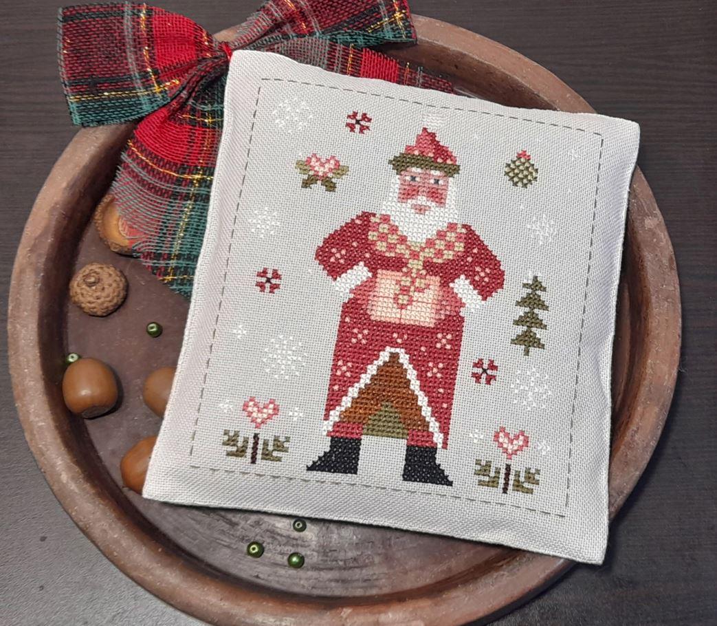 Patchwork Santa by Samplers and Primitives Cross Stitch Pattern