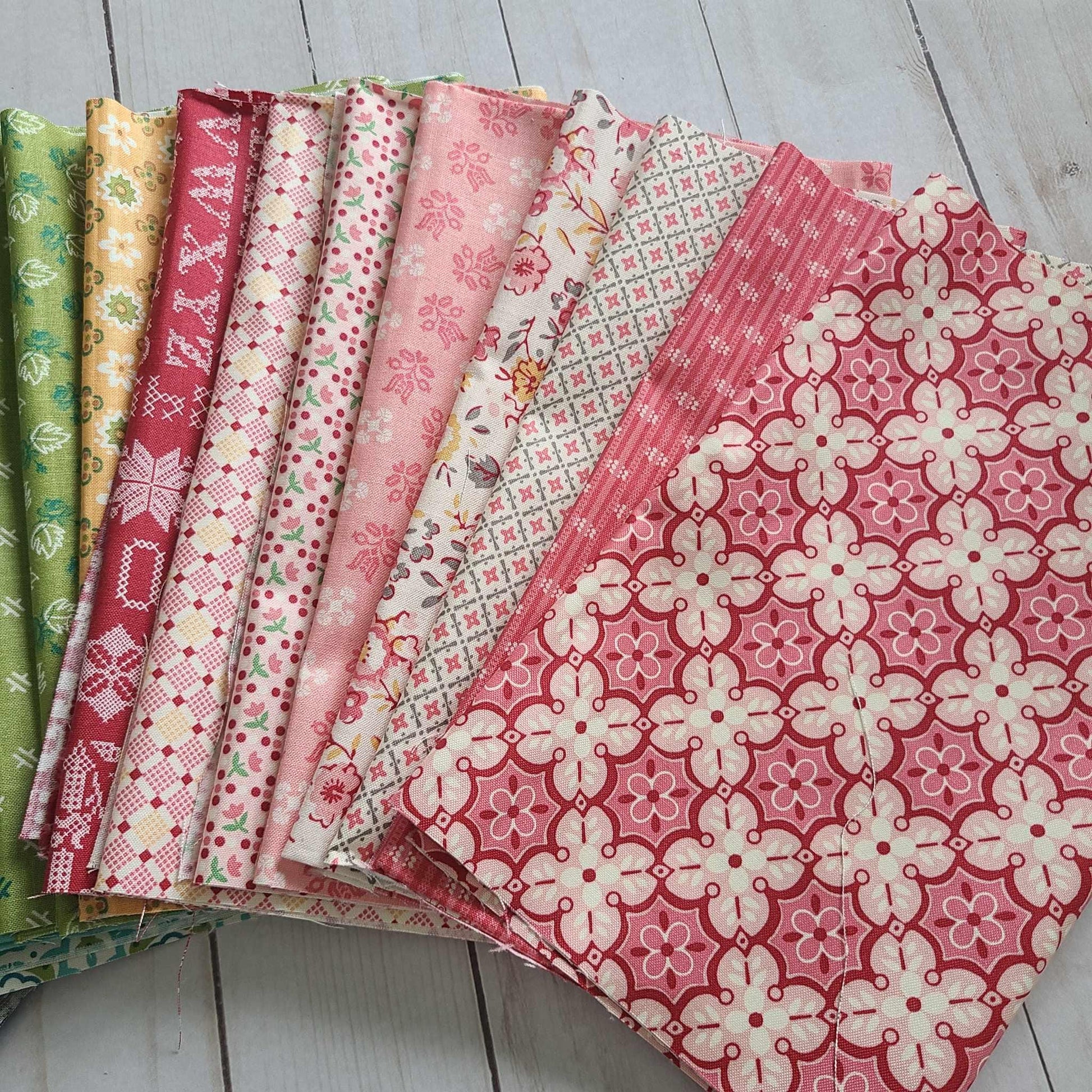 Piece & Plenty by Lori Holt 21 FQ Fat Quarter Bundle Riley Blake