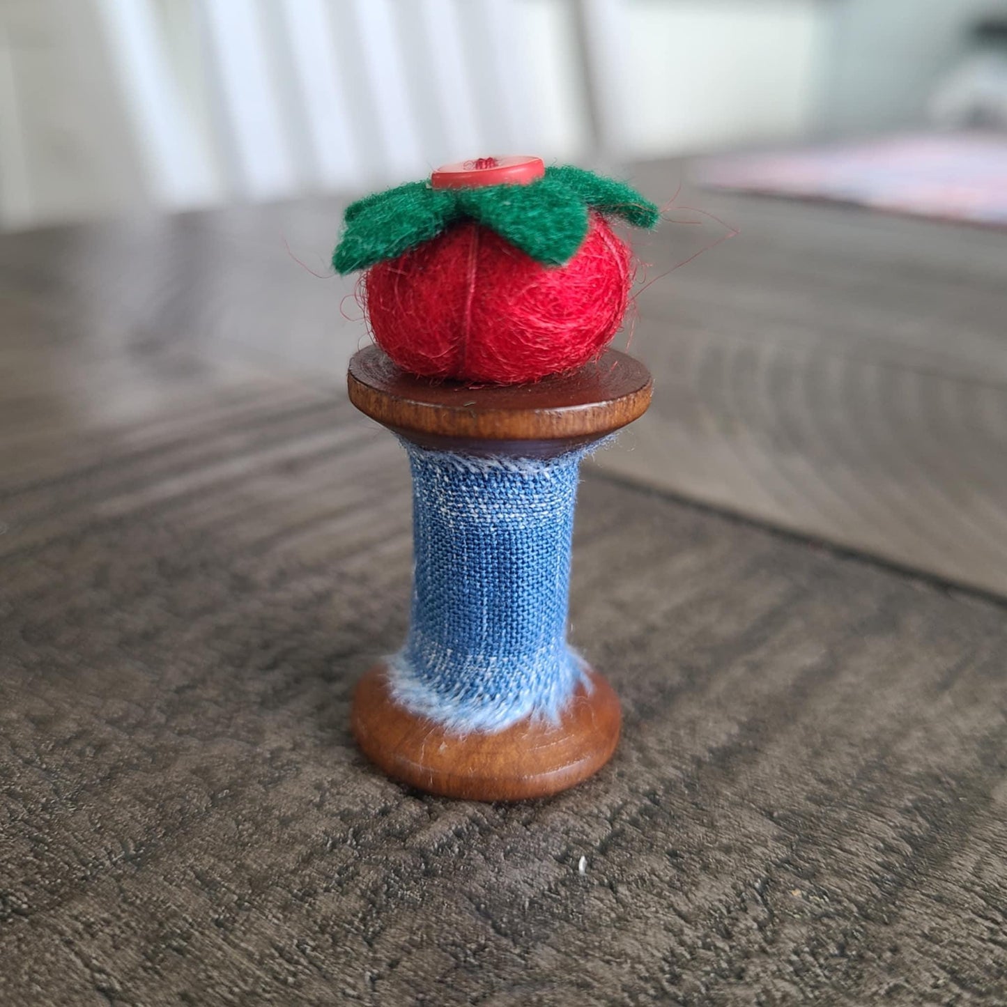Miniature Spool Pincushion Retreat gift set of 5