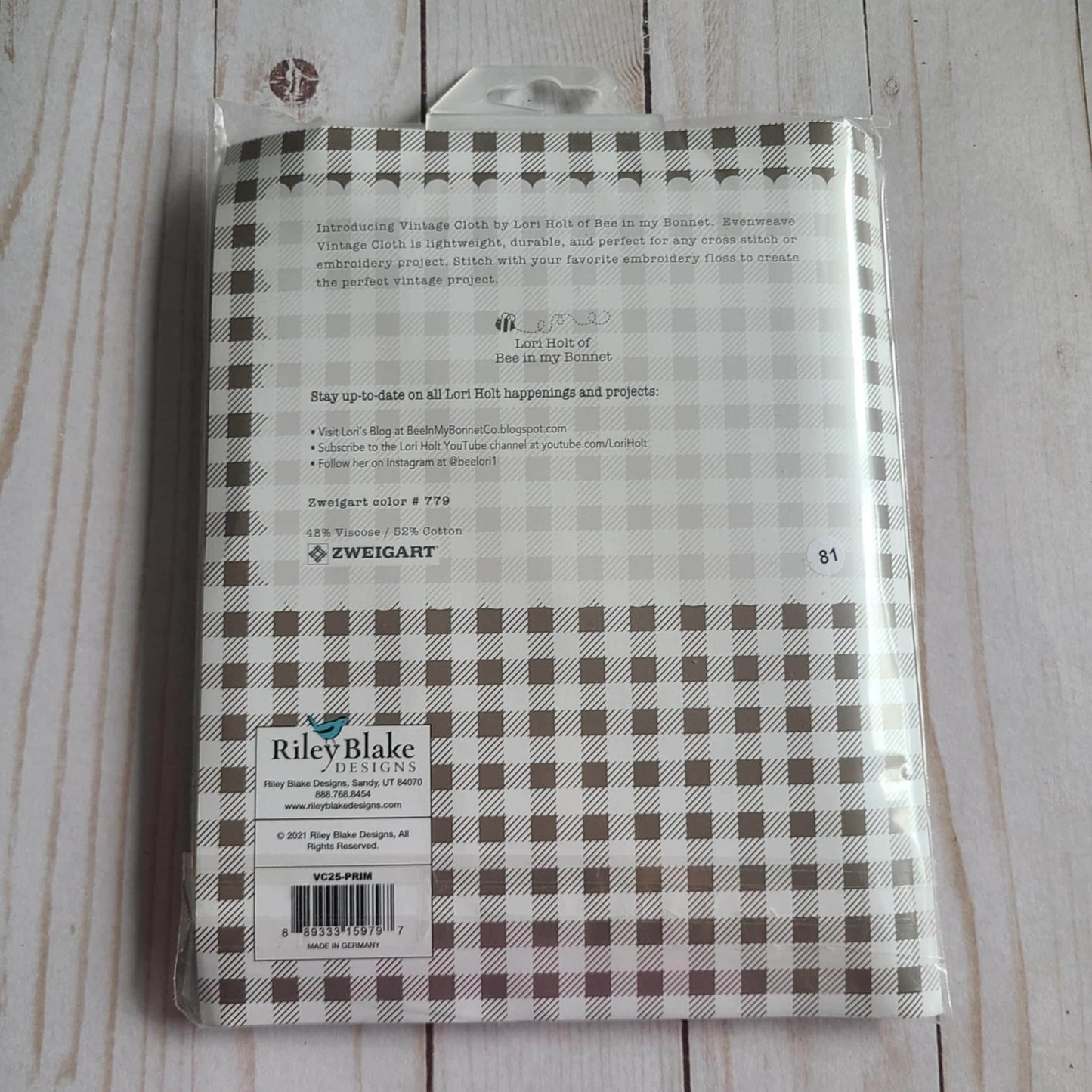 Lori Holt Vintage Cloth 25-Count Lugana Prim 27x36