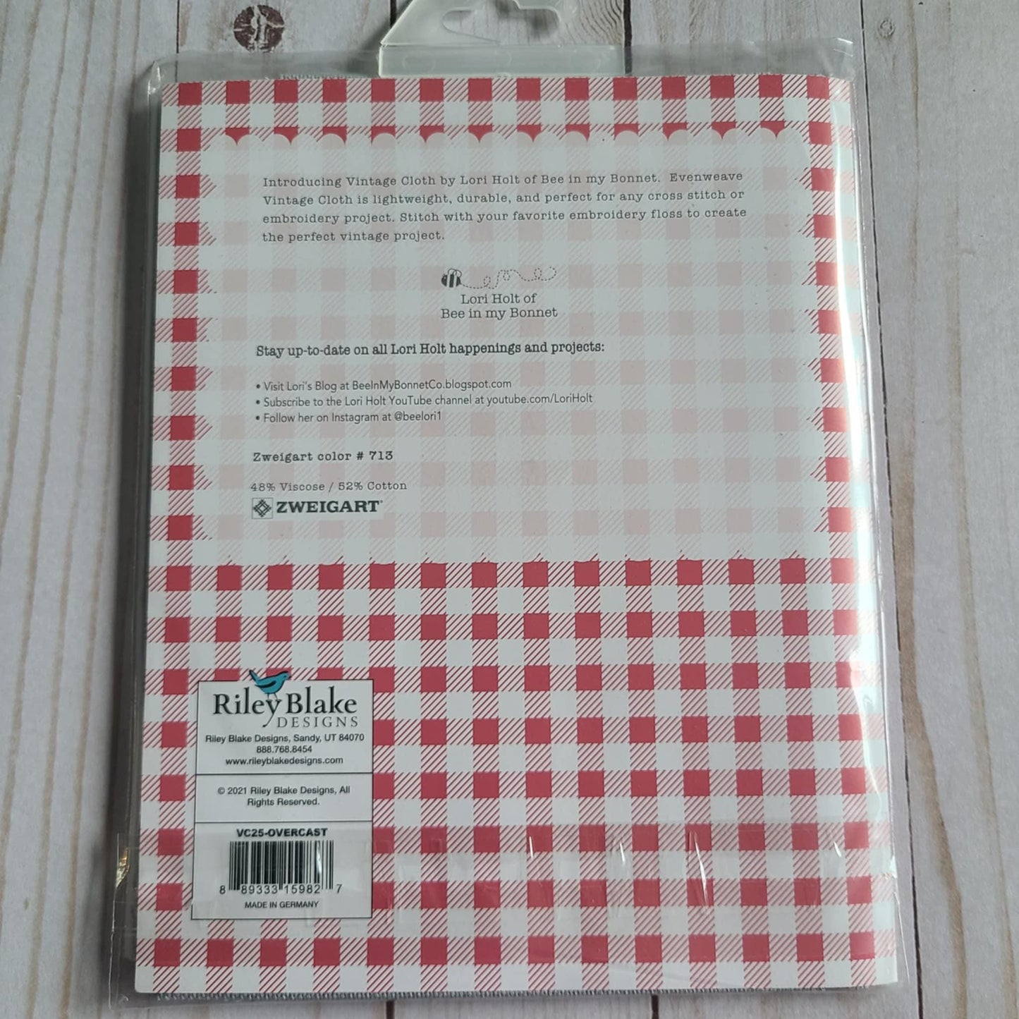 Lori Holt Vintage Cloth 25-Count Lugana Overcast 19 x 27