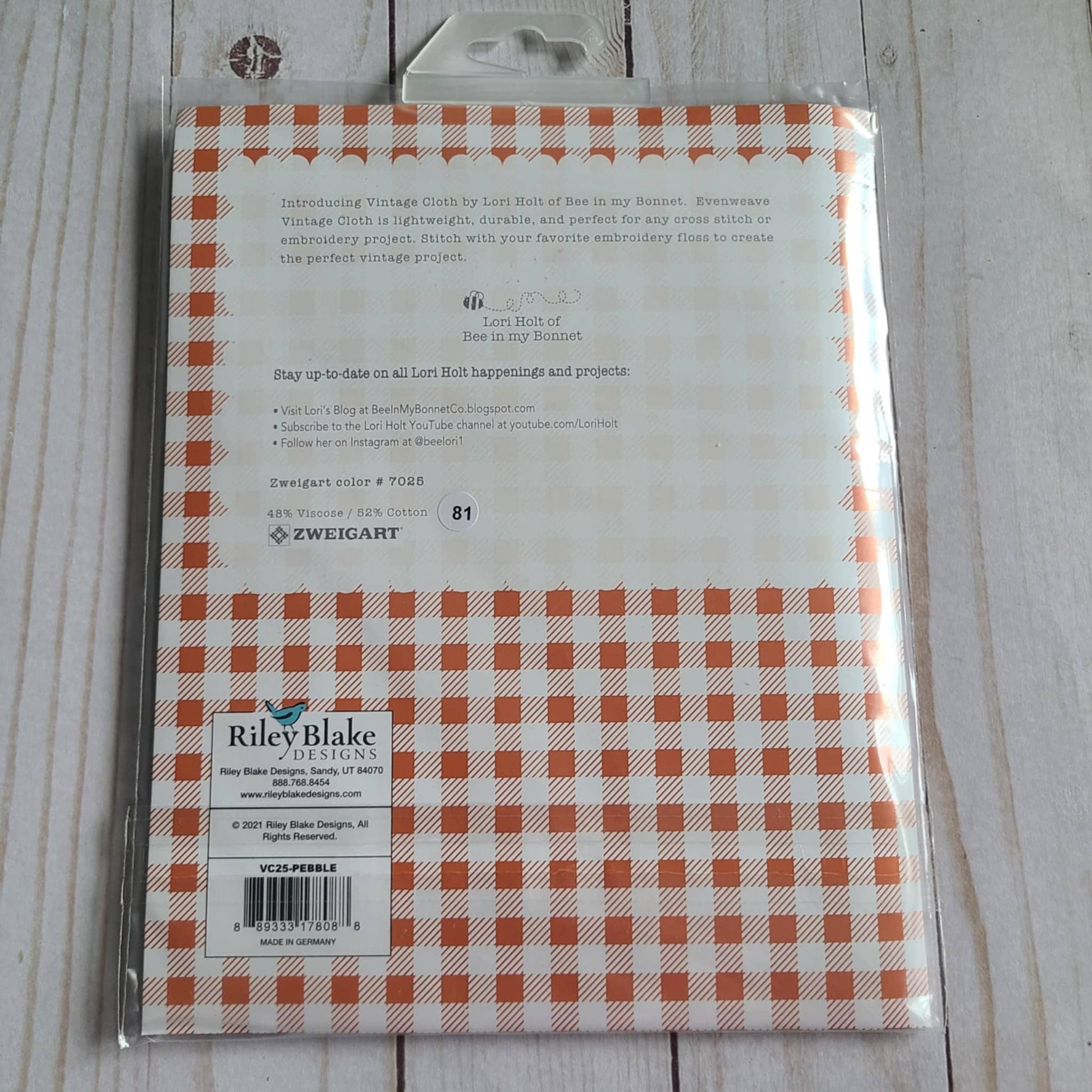 Lori Holt Vintage Cloth 25-Count Lugana Pebble 19 x 27