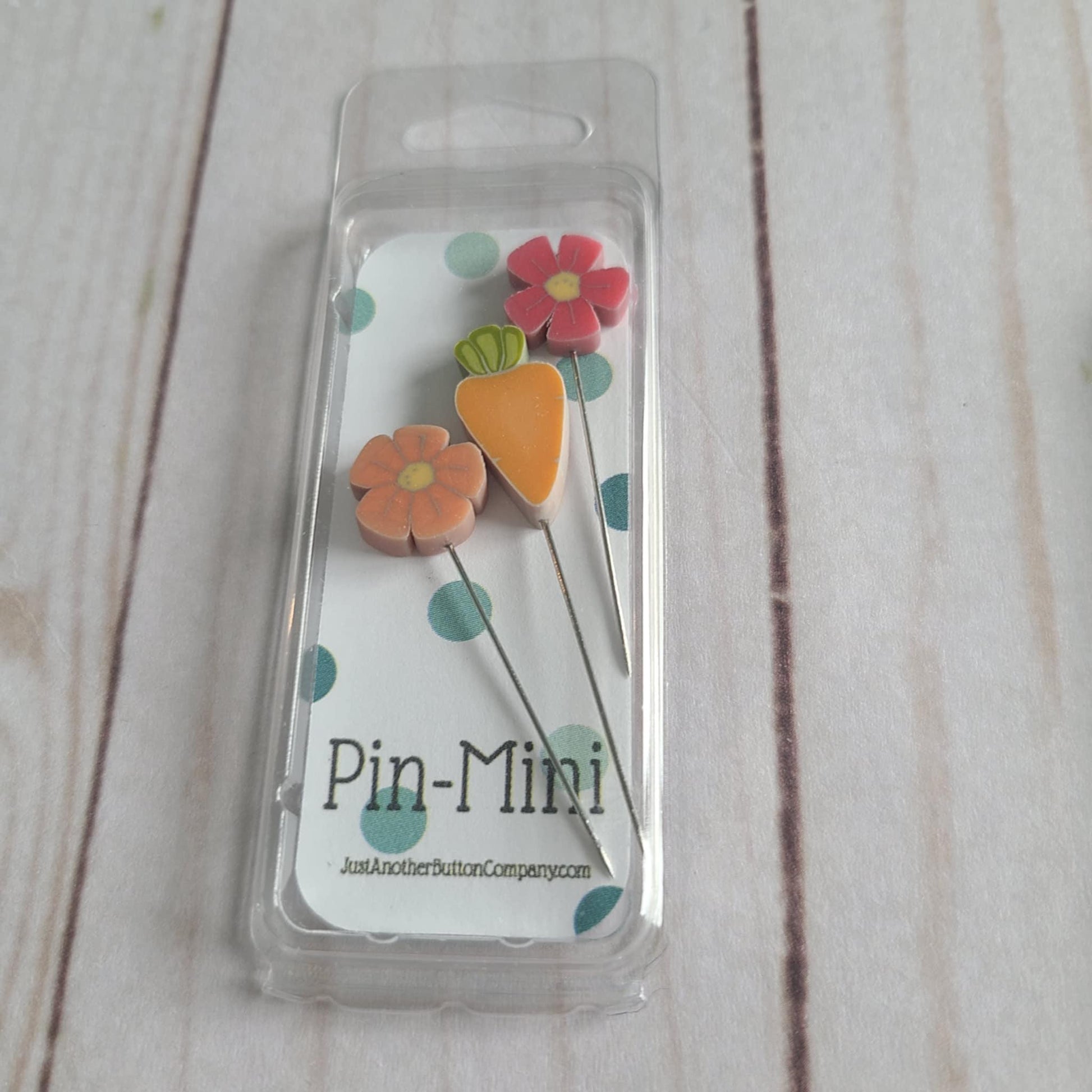 Just Another Button Company Pin-Mini Carrot Cake, carrot, flowers