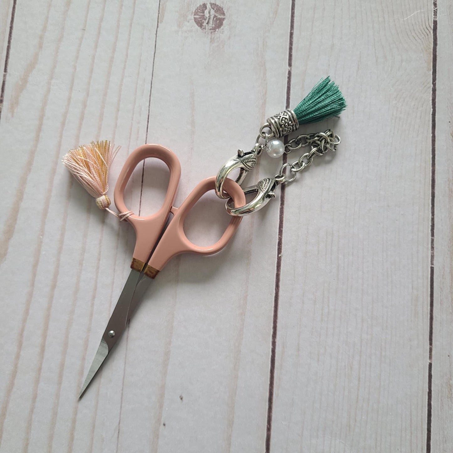 Green Scissor Fob Vintage Style Tasseled Scissor Chain Accessory for Embroidery Scissors Tassel Chain for Stitchers, Sewers & Knitters
