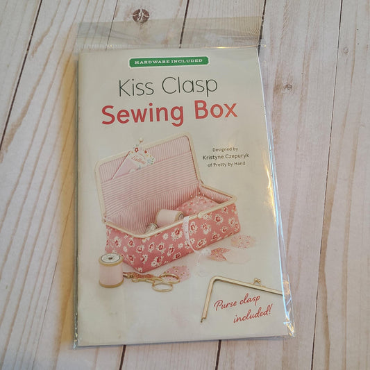 Kiss Clasp Sewing Box