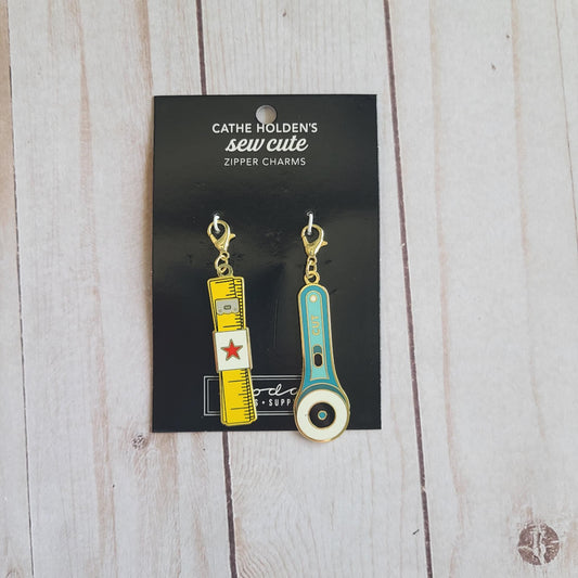 Sew Cut Measure Cut Zipper Pulls 2ct by Moda