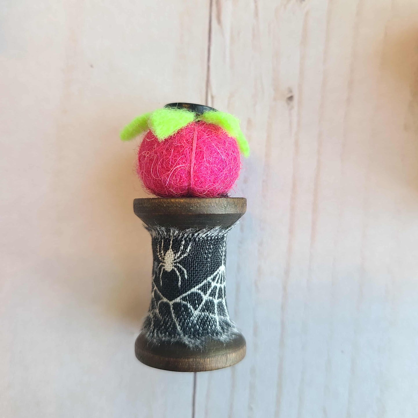 Halloween Spooky Miniature Spool Pincushion Retreat gift limited edition